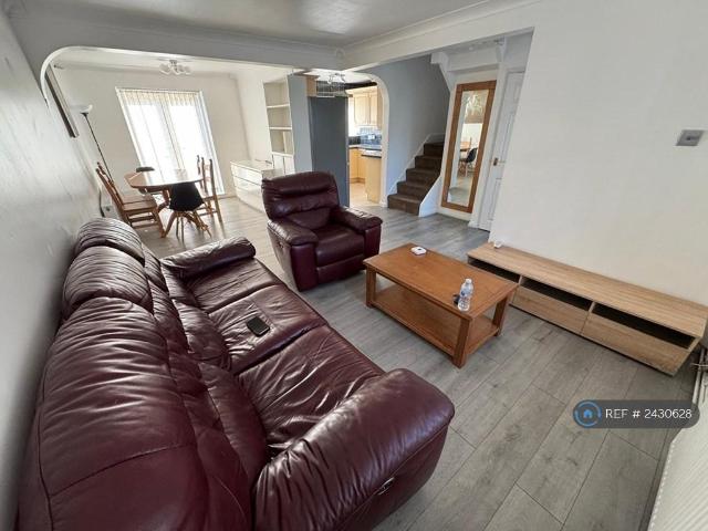 House for rent in Lee Chapel, Essex