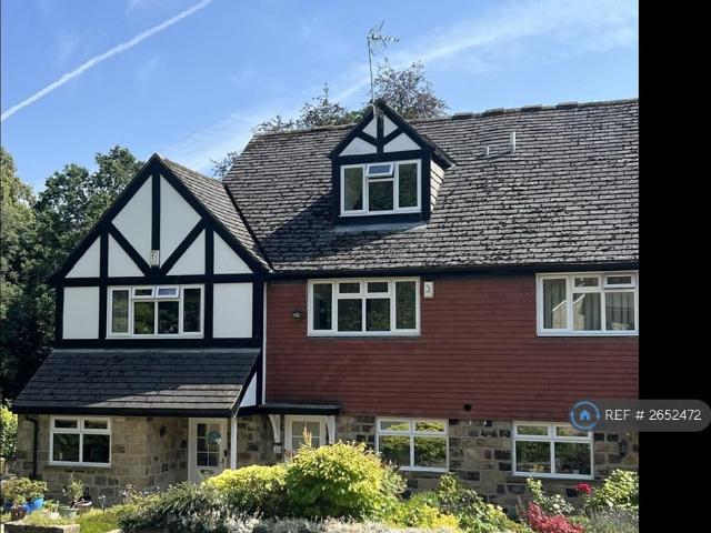 House for rent in Oakwood, West Yorkshire