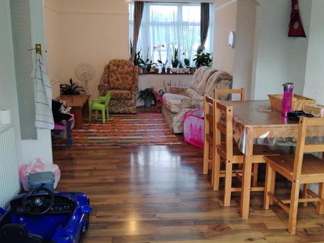 House for rent in London Borough of Ealing, Greater London