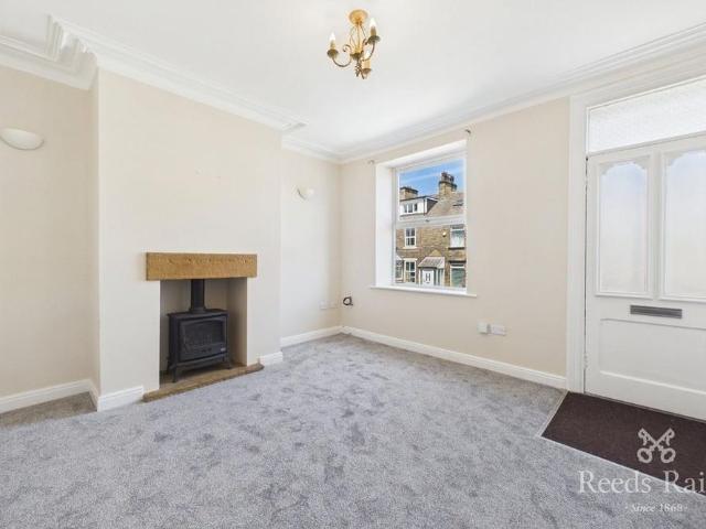 House for rent in Savile Park, West Yorkshire
