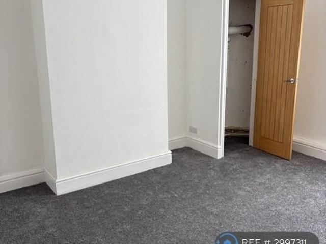 House for rent in Stoneycroft, Calderstones