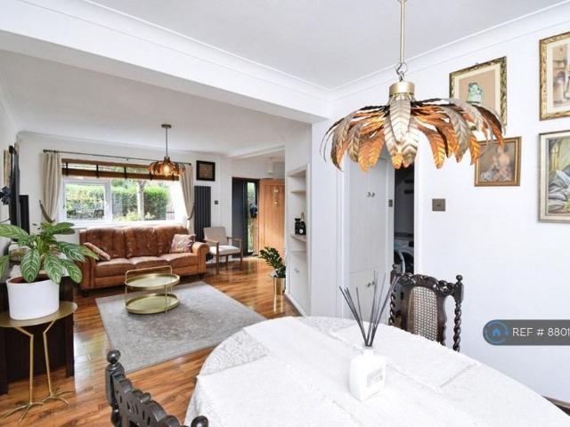 House for rent in London Borough of Tower Hamlets, Greater London