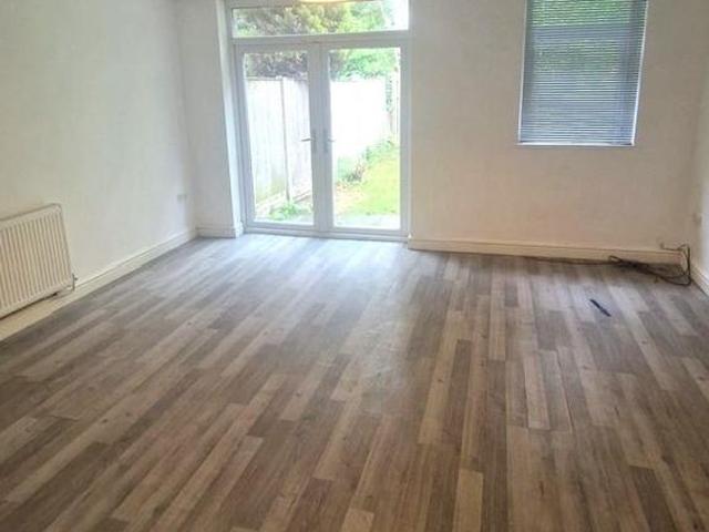 House for rent in Calderstones