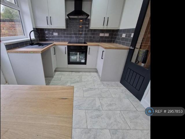 House for rent in Calderstones