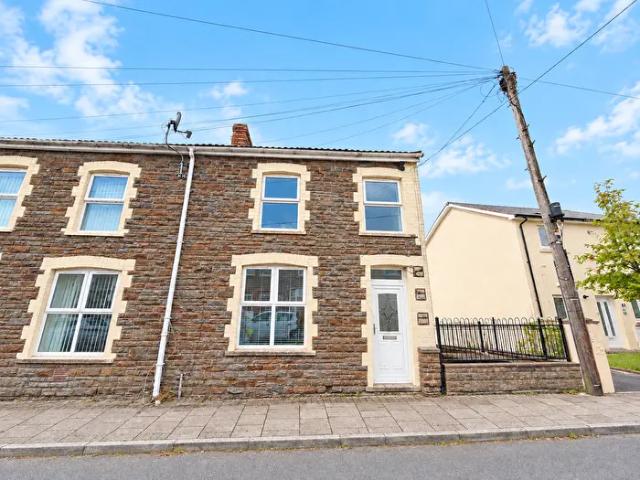 Apartment for rent in Gilfach, Bargoed