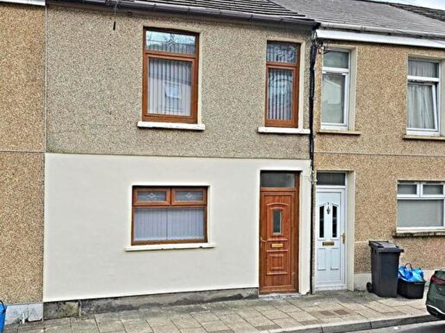 Apartment for rent in Aberfan, Wales