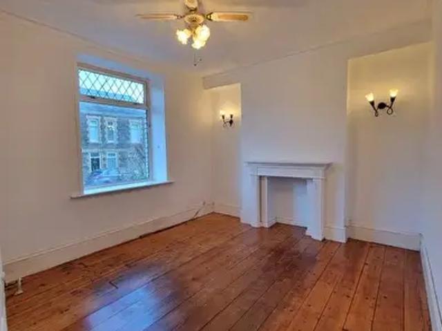 Apartment for rent in Resolven, Abergarwed