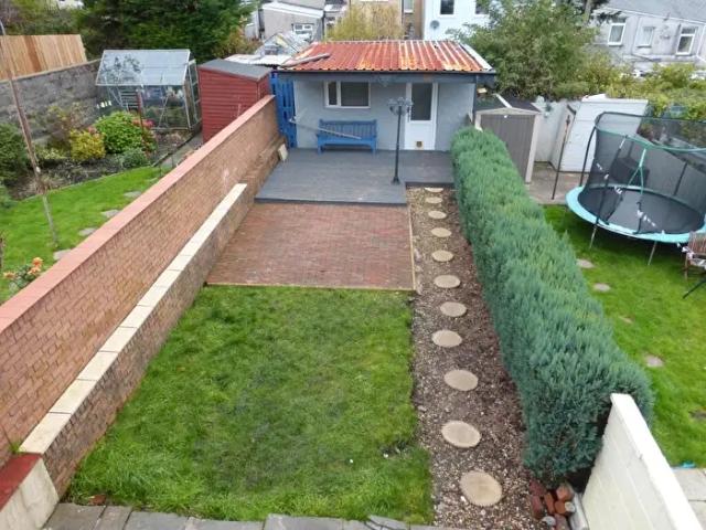 Apartment for rent in Penrhiwceiber, Miskin