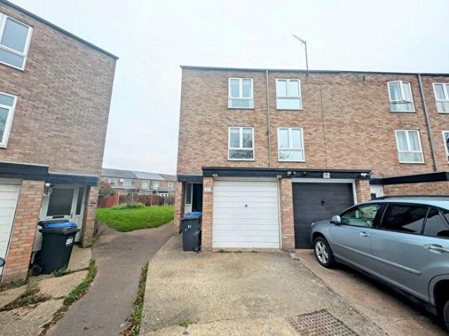 Apartment for rent in Sydenham, Green Close