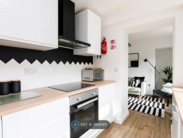 Apartment for rent in Cwmdu, Swansea