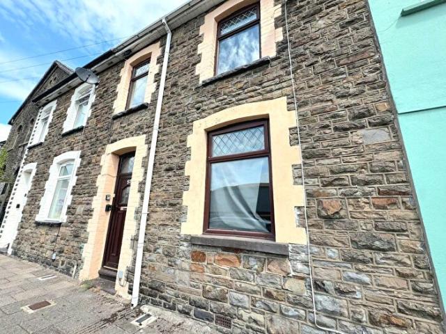 Apartment for rent in Porth, Wales