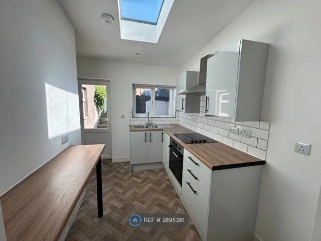 Apartment for rent in Dowlais Top, Pant