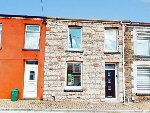 Apartment for rent in Pontypridd, Wales