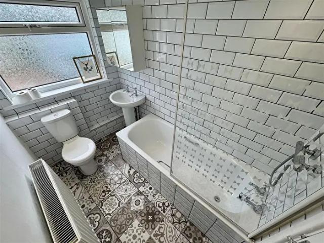 Apartment for rent in Pentre, Ton Pentre