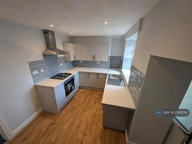 Apartment for rent in Pentre, Ton Pentre