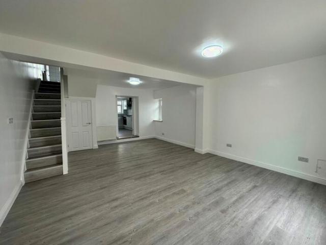 Apartment for rent in Mount Pleasant, Swansea