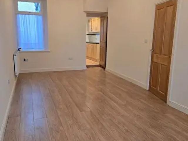 Apartment for rent in Cimla, Neath