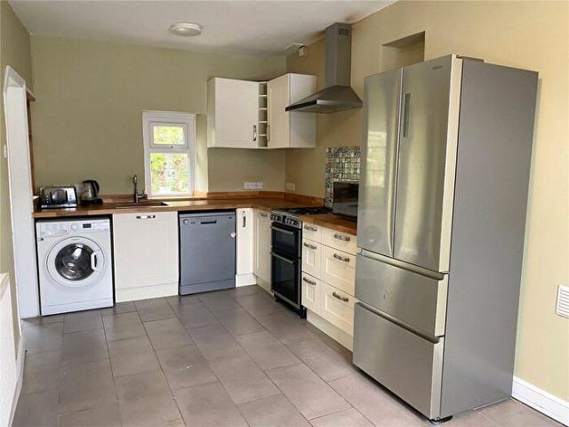Apartment for rent in Porth, Wales