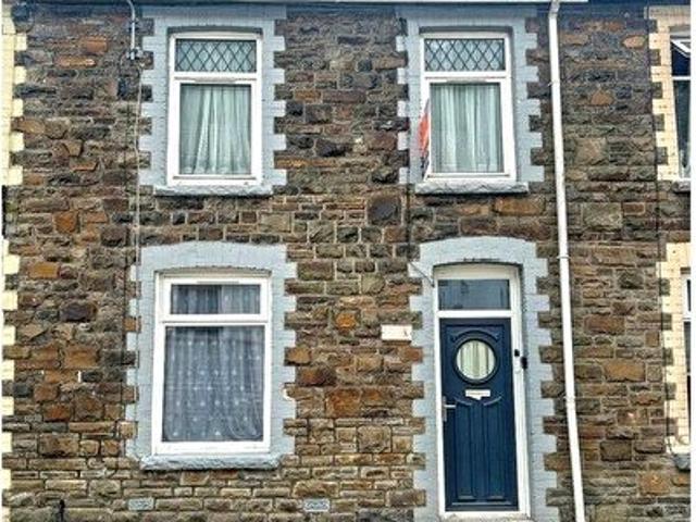 Apartment for rent in Tonyrefail, Wales