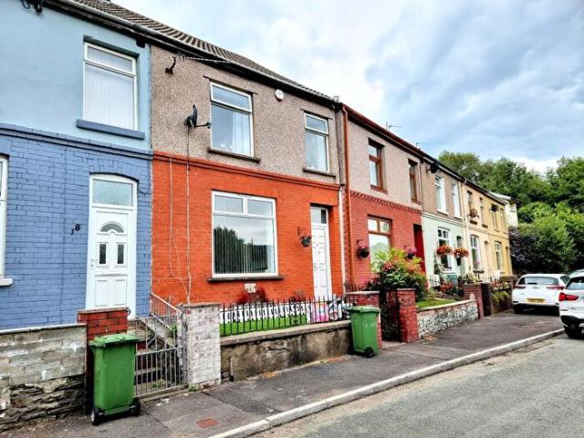 Apartment for rent in Tonyrefail, Coedely