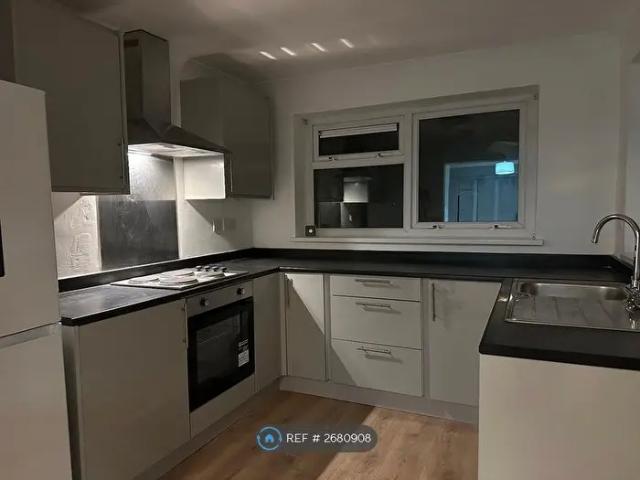 Apartment for rent in Plasmarl, Swansea