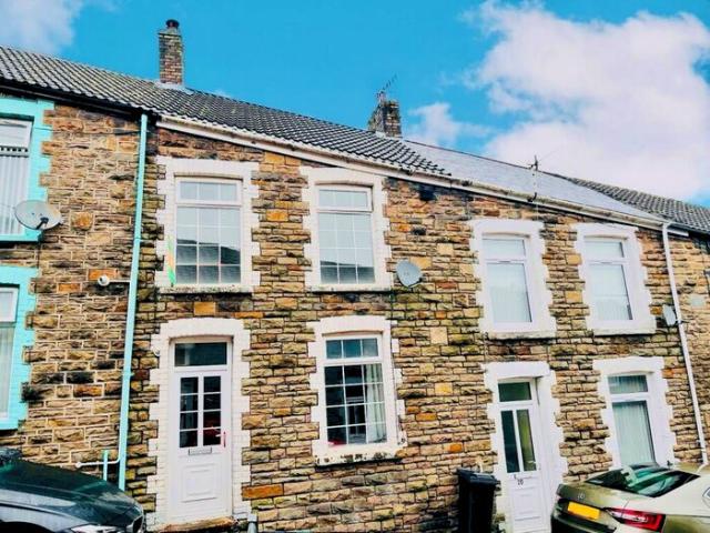 Apartment for rent in Treharris
