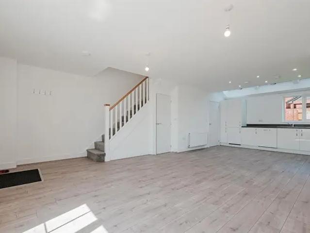 Apartment for rent in Barton in Fabis, Barton In Fabis