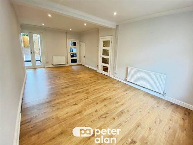 Apartment for rent in Gadlys, Aberdare