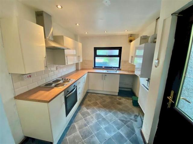 Apartment for rent in Penrhiwceiber, Miskin