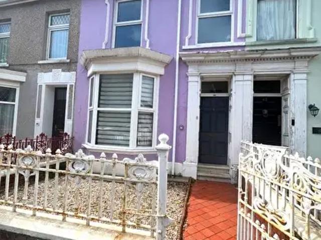 Apartment for rent in Box, Llanelli