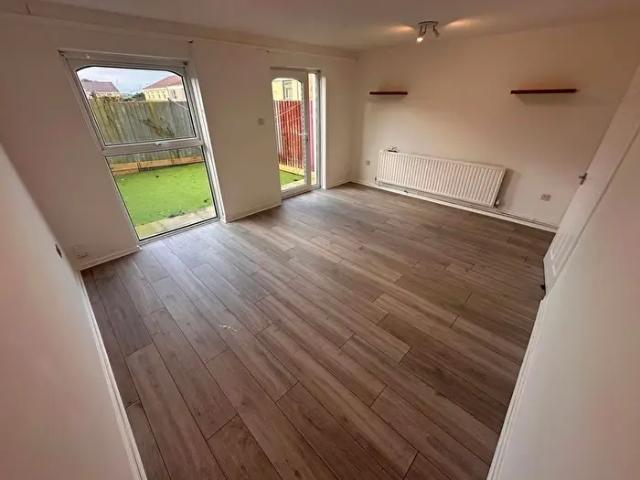 Apartment for rent in Portmead, Swansea