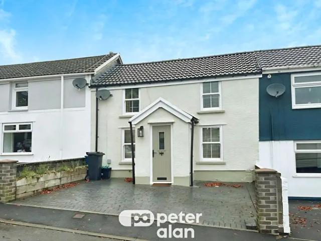 Apartment for rent in Troed-y-rhiw