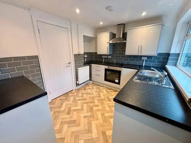 Apartment for rent in Glynfach, Cymmer