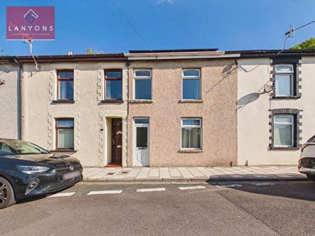 Apartment for rent in Wattstown, Wales