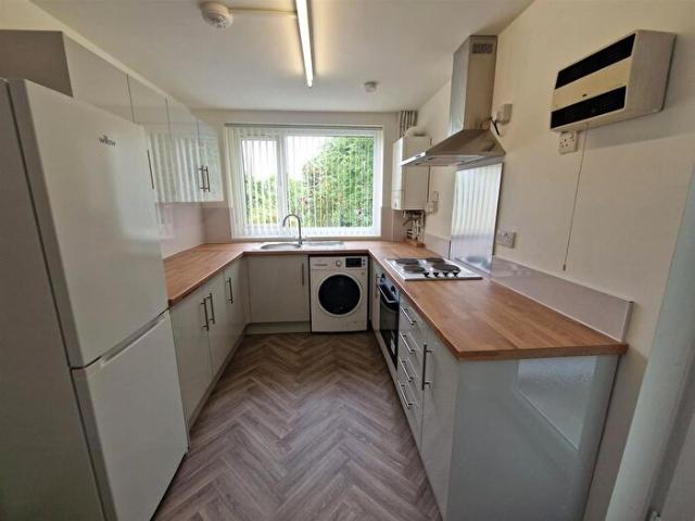Apartment for rent in Nangreaves, Wales