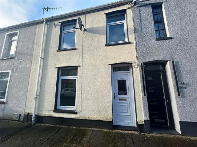 Apartment for rent in Cwm
