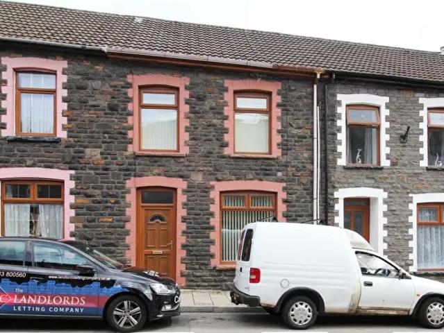Apartment for rent in Pontygwaith, Wales