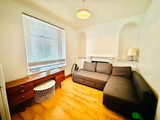 Apartment for rent in Mount Pleasant, Swansea