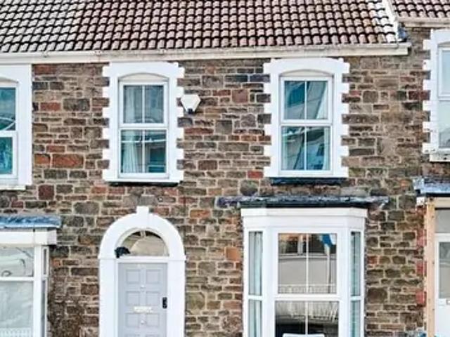Apartment for rent in Mount Pleasant, Swansea