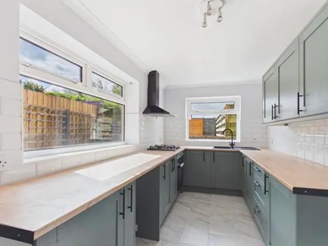 Apartment for rent in Llansamlet, Tregof