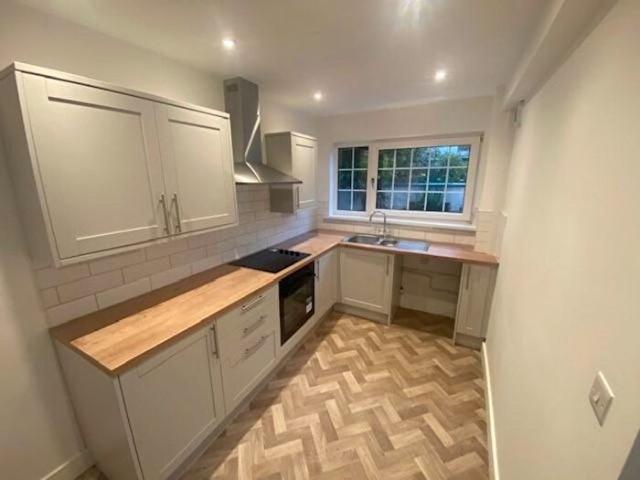 Apartment for rent in Cwmbwrla, Nangreaves