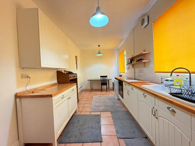 Apartment for rent in West End, Old Wharf