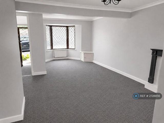 Apartment for rent in Briton Ferry, Wales