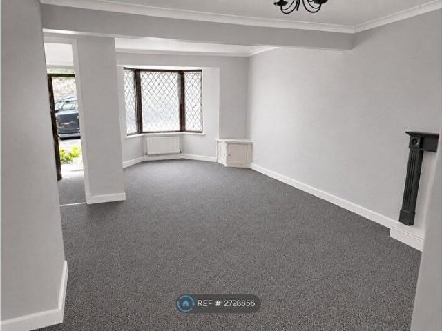 Apartment for rent in Briton Ferry, Wales