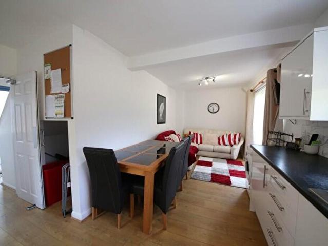 Apartment for rent in Clifton, Haddon