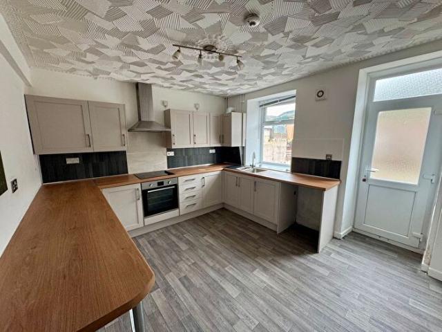 Apartment for rent in Miskin, Wales