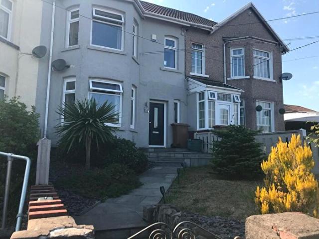 Apartment for rent in Cefn Fforest, Wales