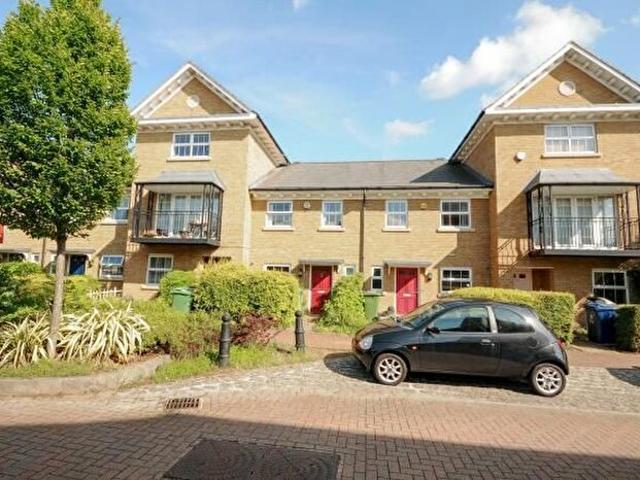 Apartment for rent in Cowley Marsh, The Slade