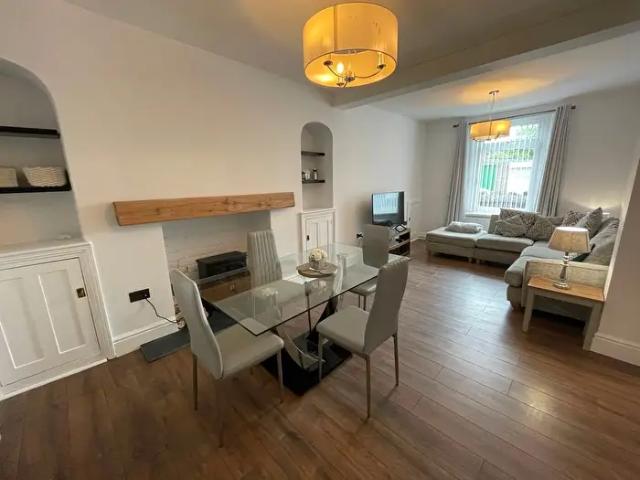 Apartment for rent in Cimla, Neath