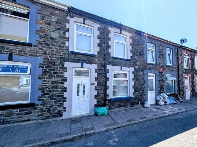 Apartment for rent in Ynyshir, Wales